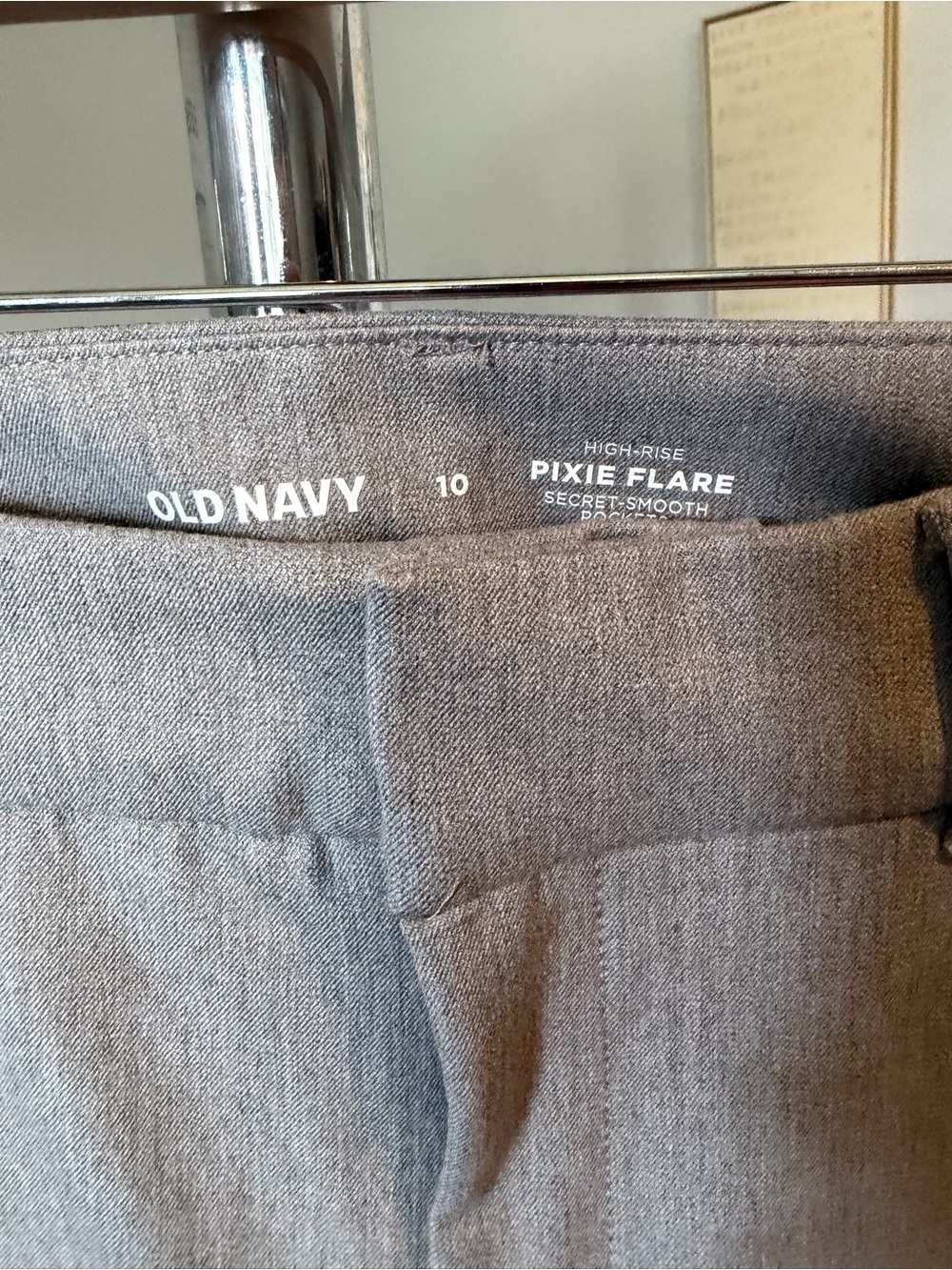 Old Navy Light Gray Women's Dress Trousers - Pixie Flare - Picture 2 of 4